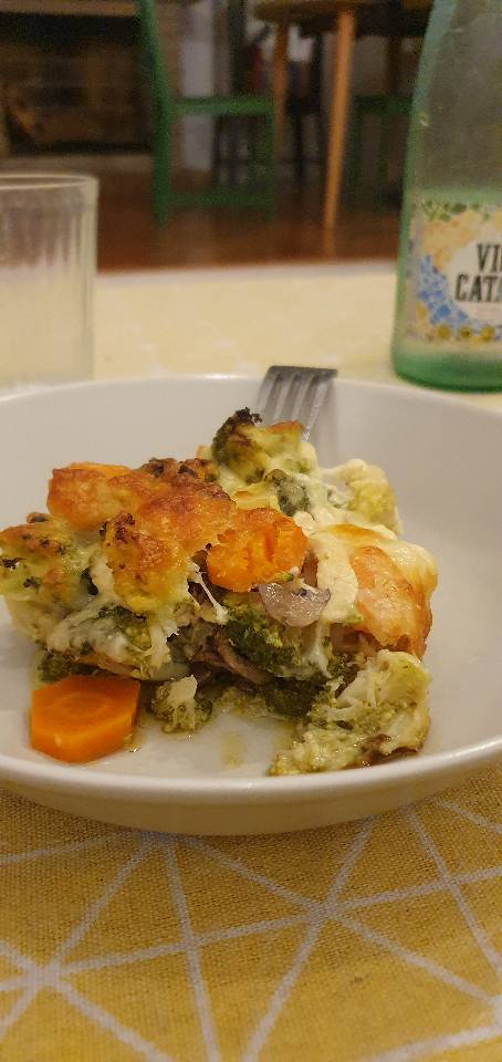 Brócoli con pollo gratinado 