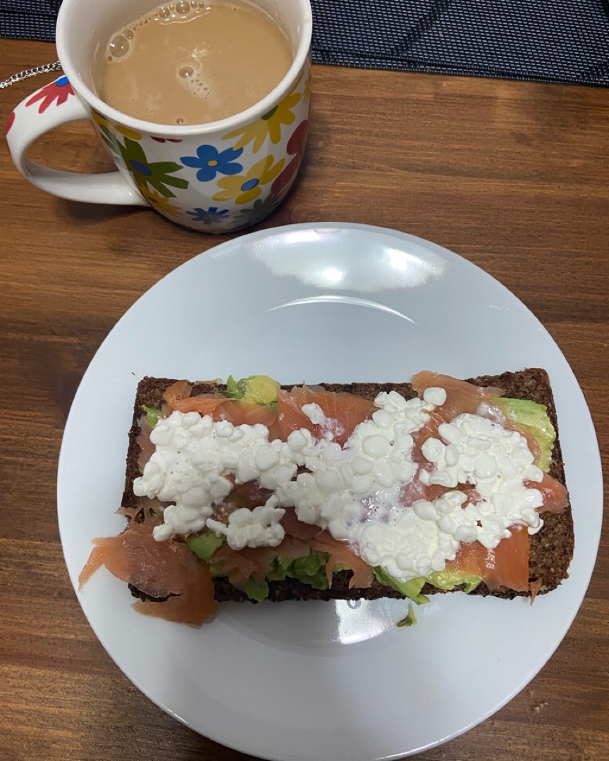 Tostada de salmon