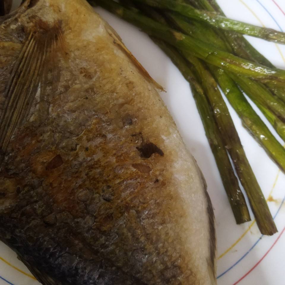 Dorada a la plancha con trigueros Dorada a la plancha con trigueros
