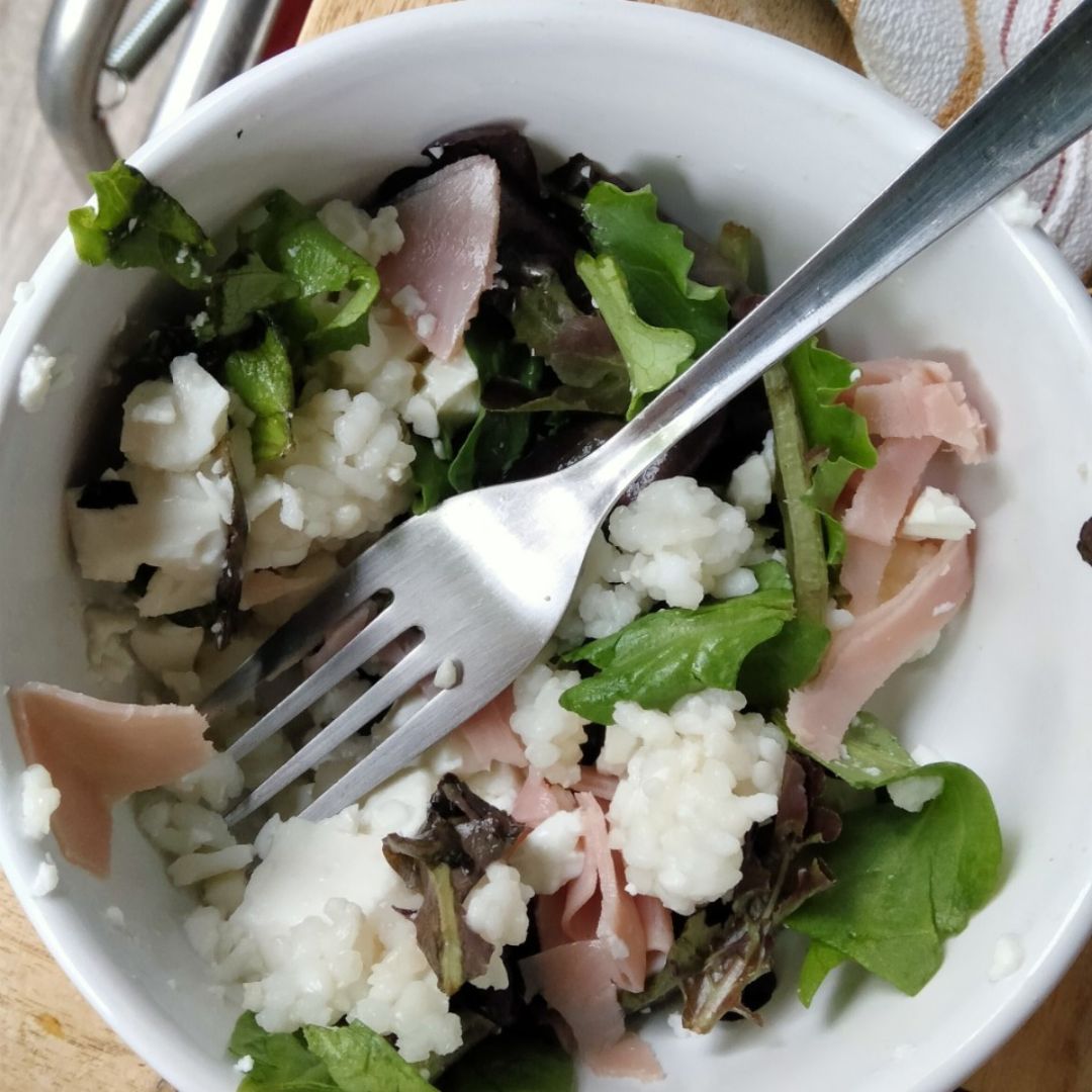 Ensalada 馃ガ de Arroz 馃崥 con Jam贸n y Queso Fresco Ensalada 馃ガ de Arroz 馃崥 con Jam贸n y Queso Fresco