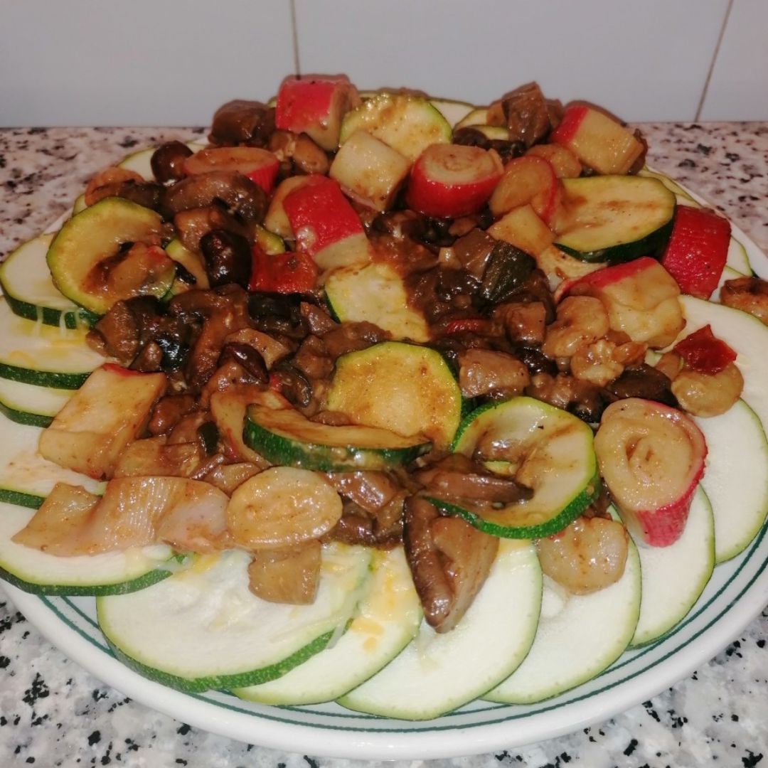 Láminas de calabacin con verduras, setas y gambas Paso 2 Láminas de calabacin con verduras, setas y gambas Paso 2