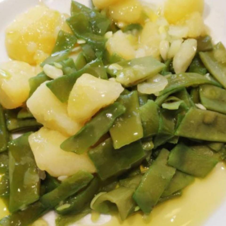 Alubia verde con patata Alubia verde con patata