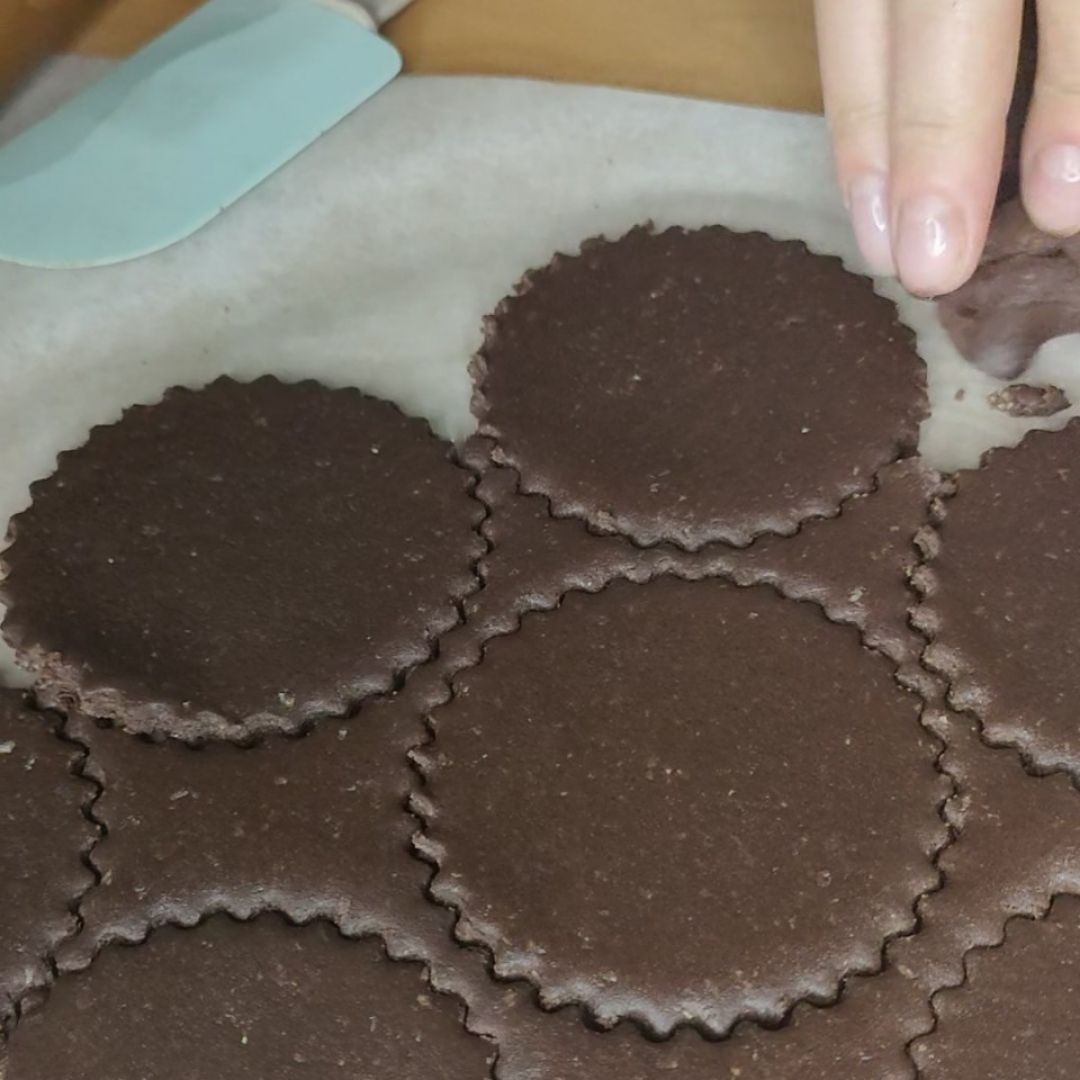Galletas integrales con topping de chocolate negro, pistacho o frambuesas Paso 1 Galletas integrales con topping de chocolate negro, pistacho o frambuesas Paso 1