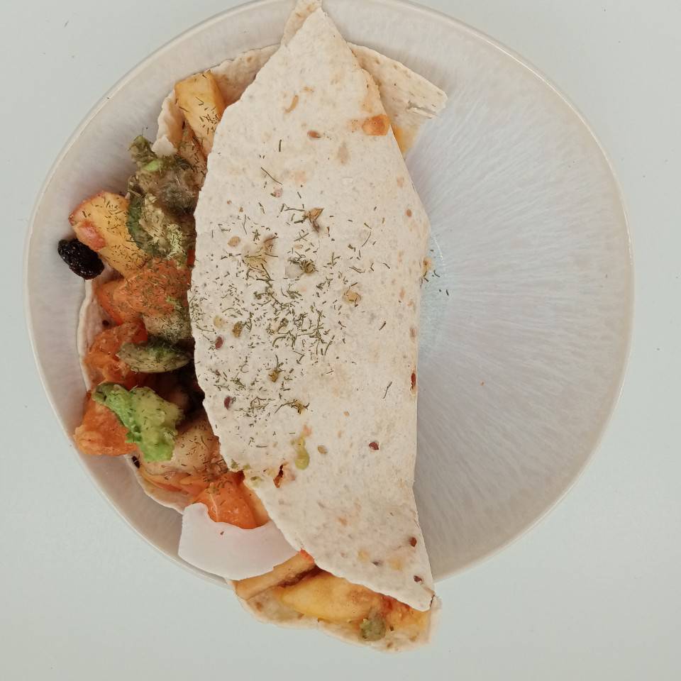 Wrap 🌯 de hummus y ensalada Wrap 🌯 de hummus y ensalada