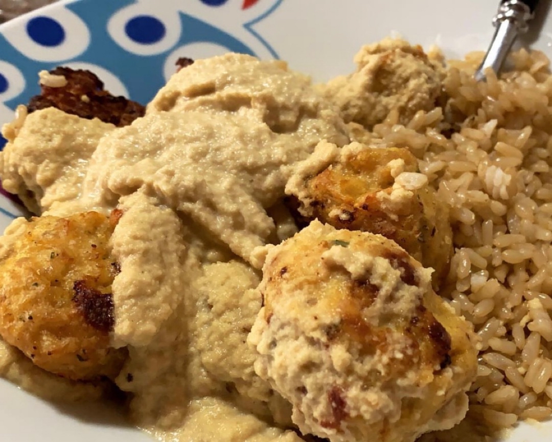 Albóndigas con salsa de almendras Albóndigas con salsa de almendras