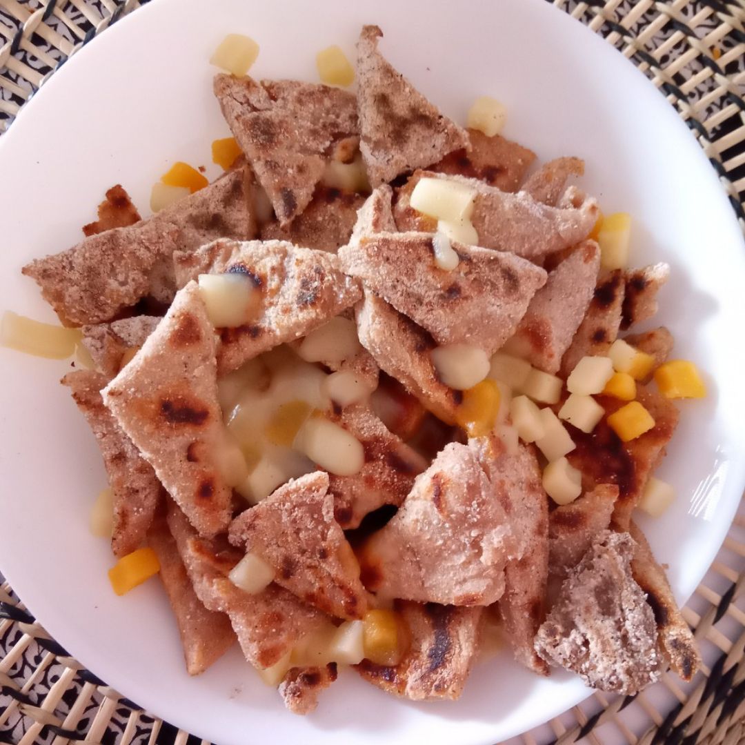 Nachos de 2 ingredientes harina de trigo integral con queso Paso 2 Nachos de 2 ingredientes harina de trigo integral con queso Paso 2