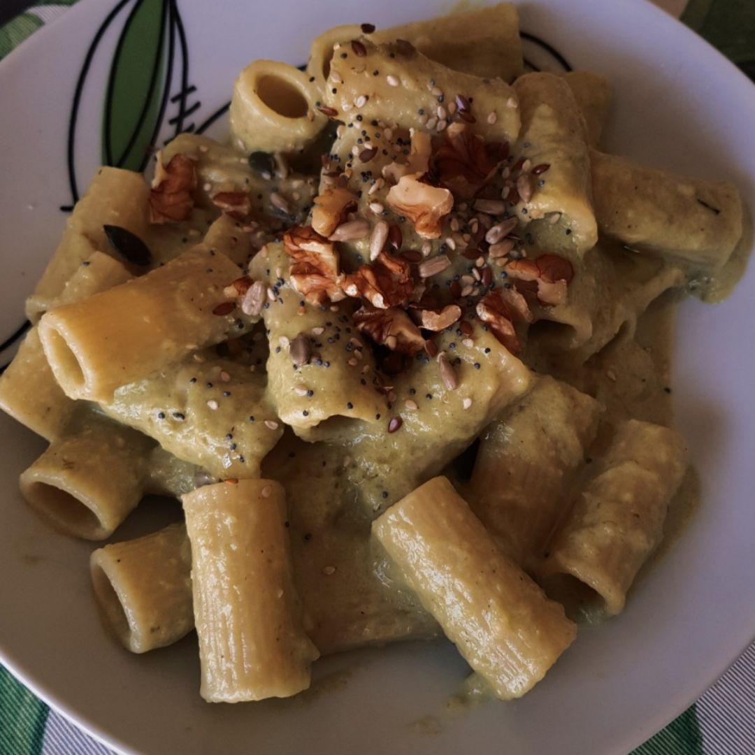 Pasta con salsa verde Pasta con salsa verde