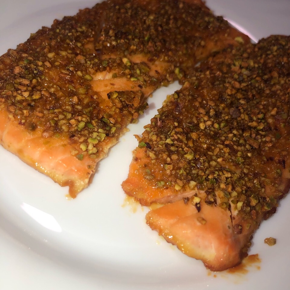 Salm贸n con miel y pistachos馃ぉ Salm贸n con miel y pistachos馃ぉ