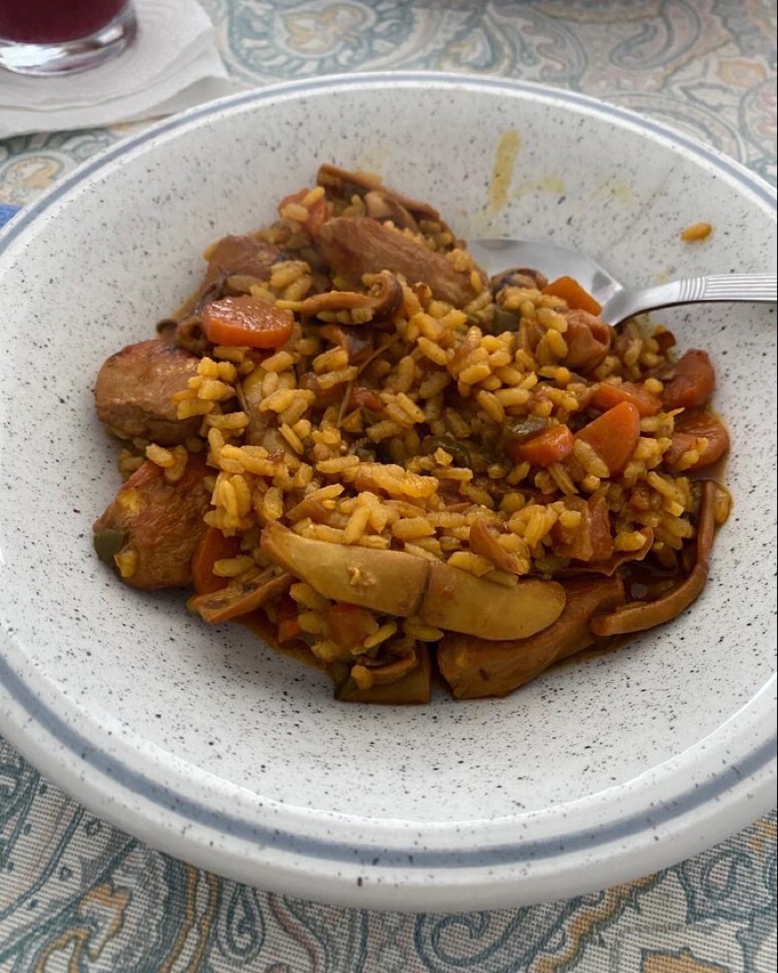 Arroz con pollo y calamares