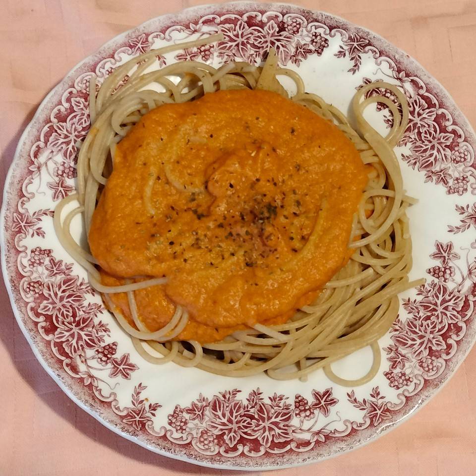 Espaguetis con salsa tres verduras Espaguetis con salsa tres verduras