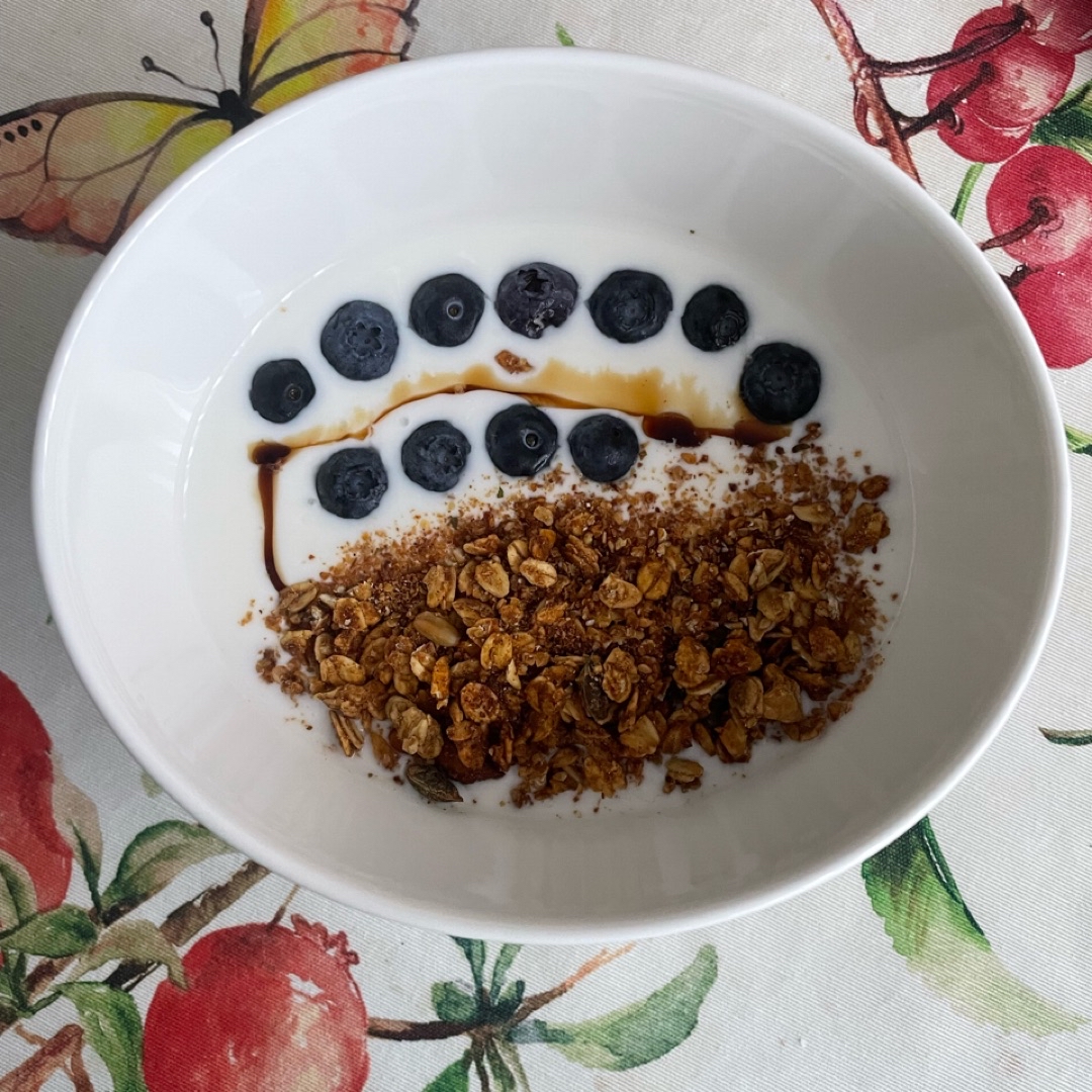 Desayuno de kefir con granola