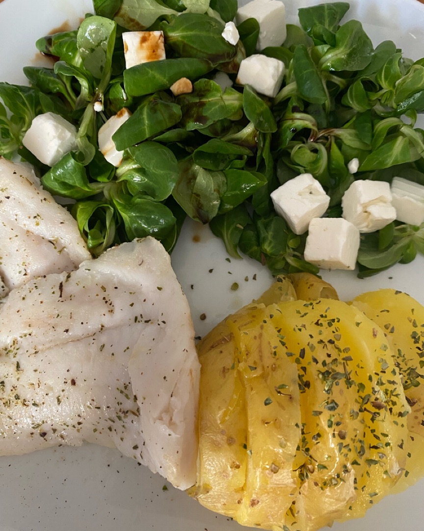 Ensalada con patatas y merluza Ensalada con patatas y merluza