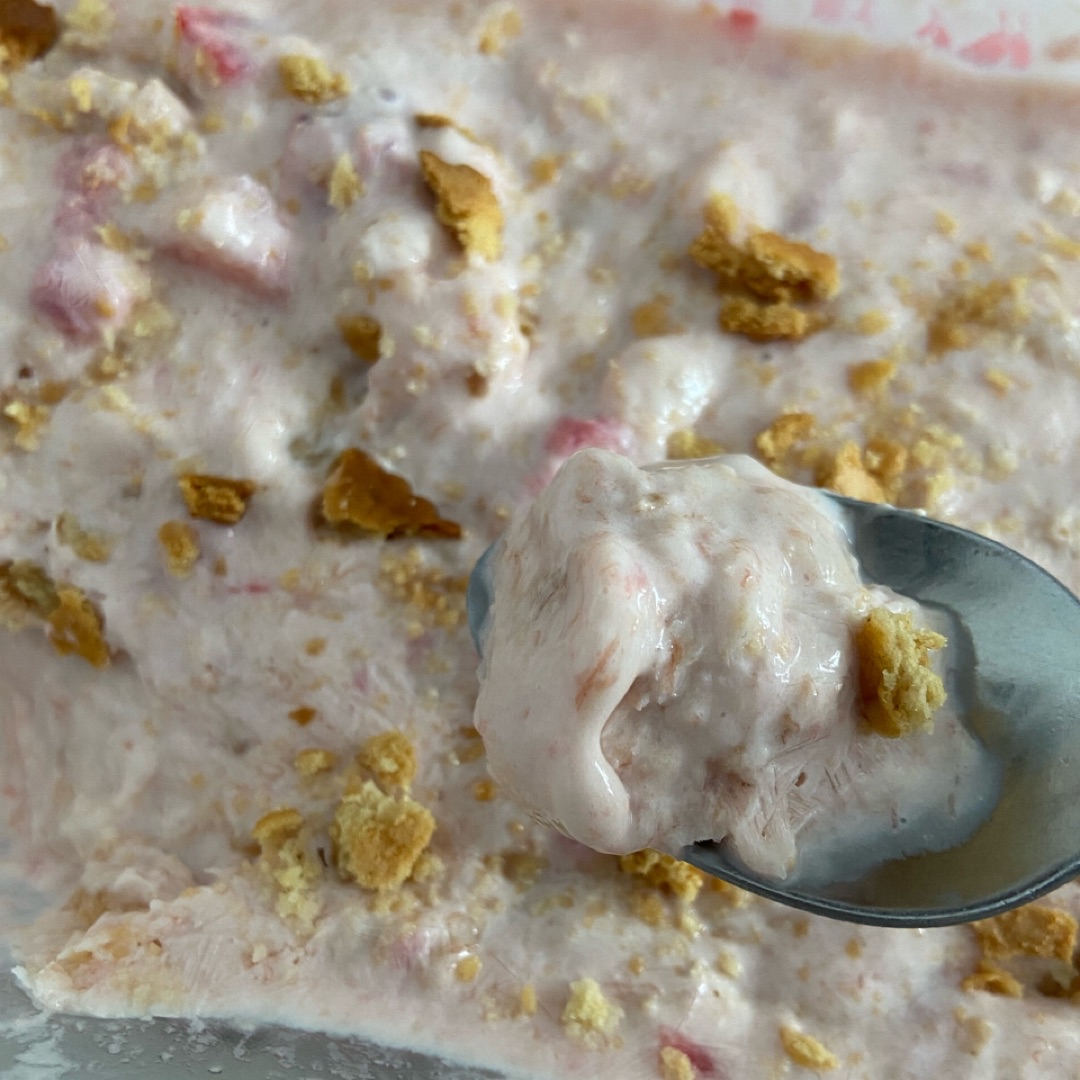 Helado de yogurt con fresas y platano Helado de yogurt con fresas y platano