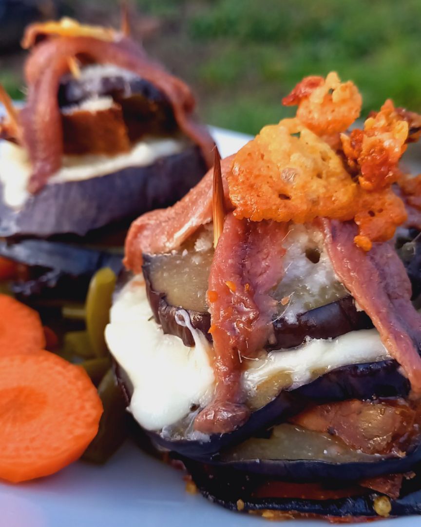 Montaditos de berenjena 🍆, queso 🧀 , seitán y anchoas. Paso 8 Montaditos de berenjena 🍆, queso 🧀 , seitán y anchoas. Paso 8