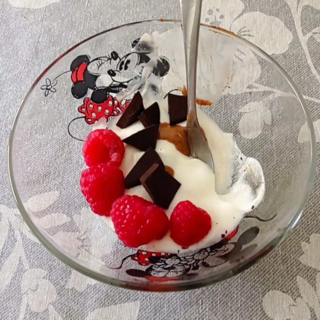 Yogur con frambuesas Yogur con frambuesas