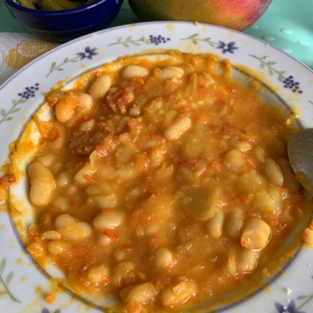 Judías con verduras y chorizo Judías con verduras y chorizo