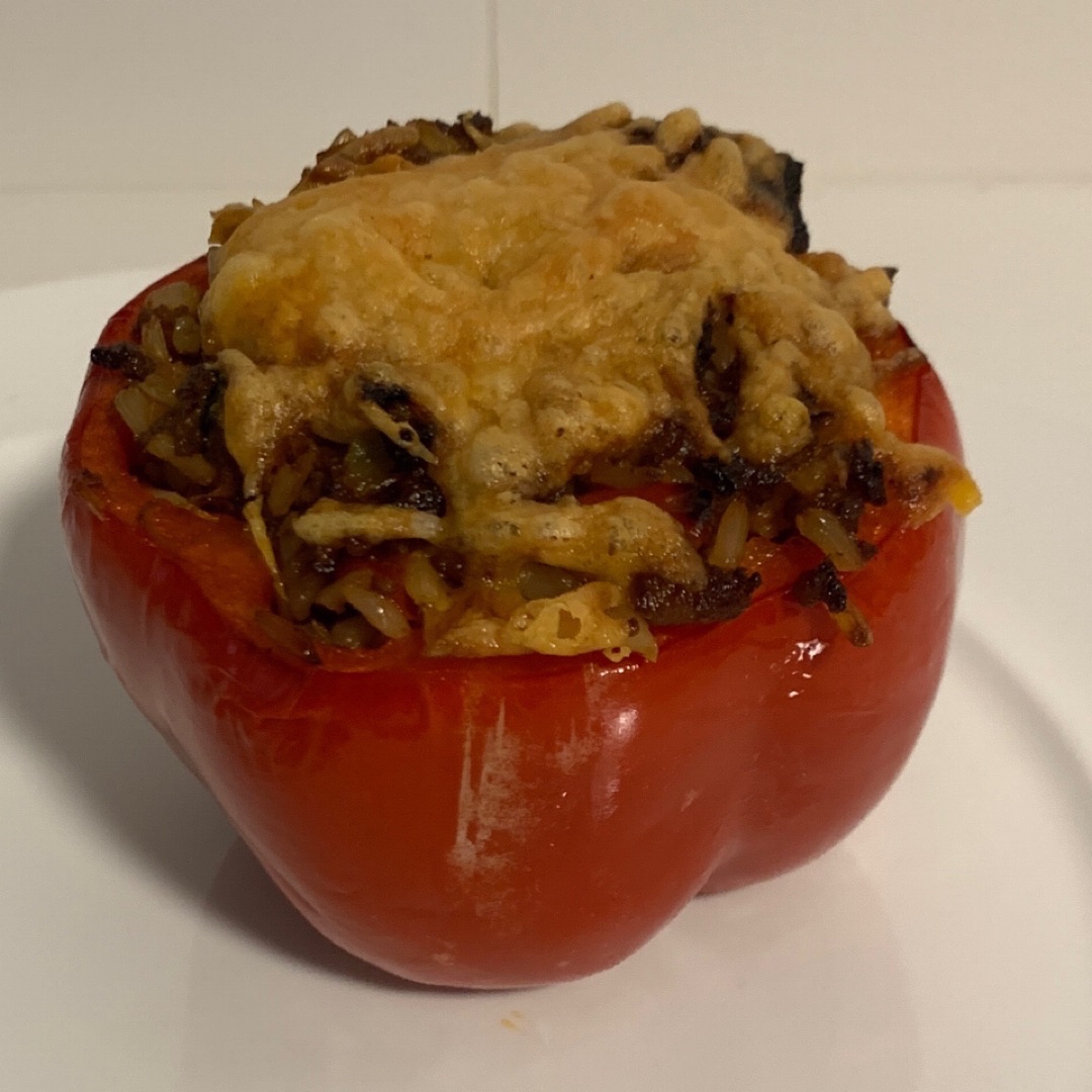 Pimiento relleno de carne picada y arroz Pimiento relleno de carne picada y arroz