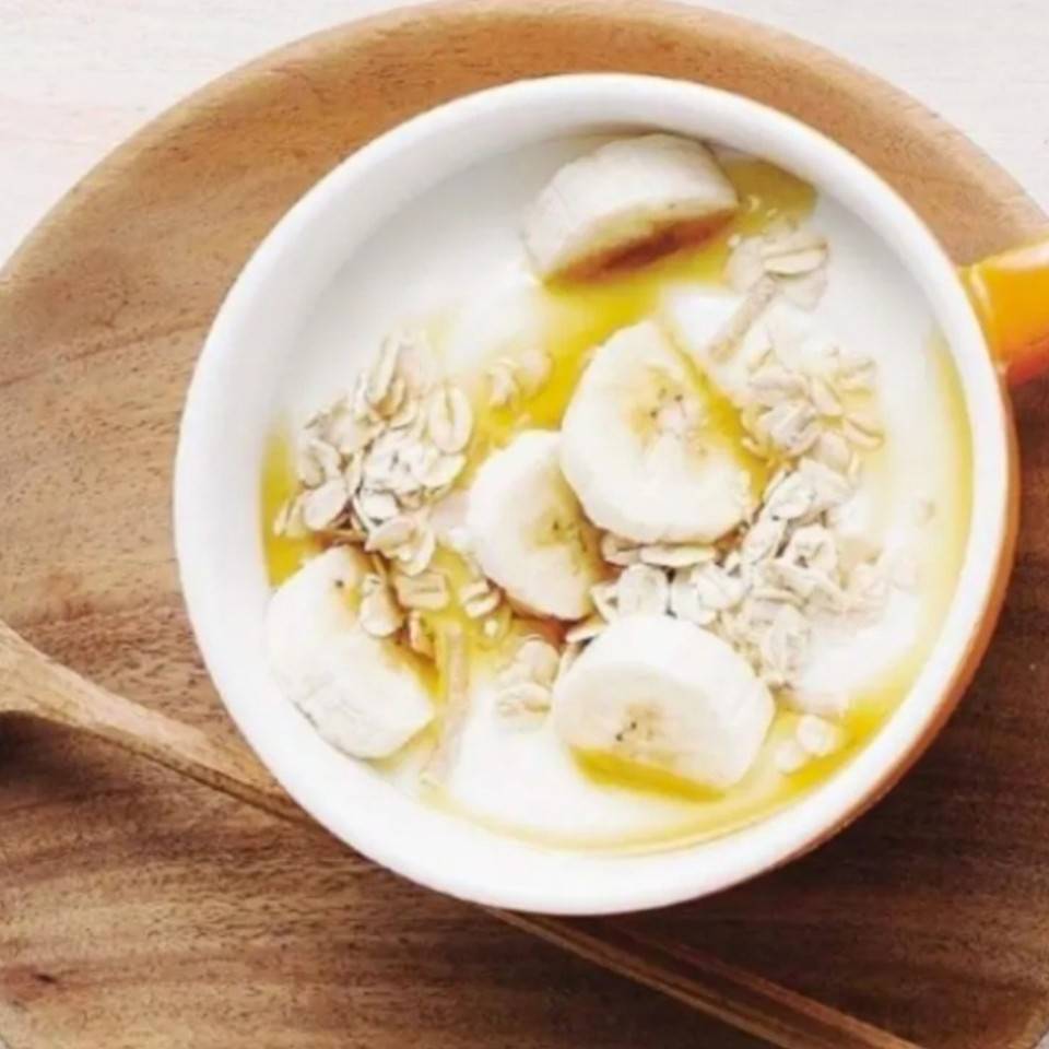 Plátano con yogur riquísimo Plátano con yogur riquísimo