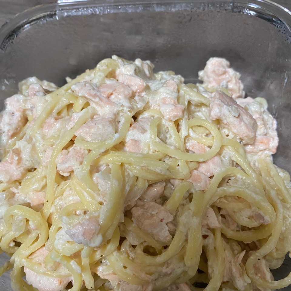 Spaguettis con salmón Spaguettis con salmón