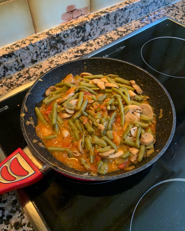 Macarrones integrales con verdura.