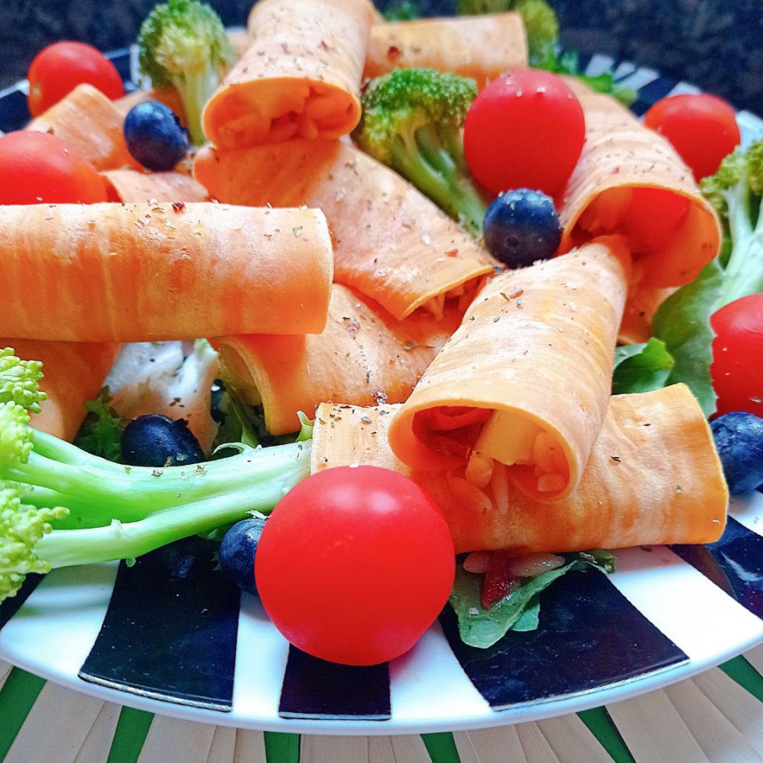 Rollitos de boniato 🍠 rellenos de ensalada de 🥭🍅🥑🫑🧀🌶️🌶️🌶️ Paso 6 Rollitos de boniato 🍠 rellenos de ensalada de 🥭🍅🥑🫑🧀🌶️🌶️🌶️ Paso 6
