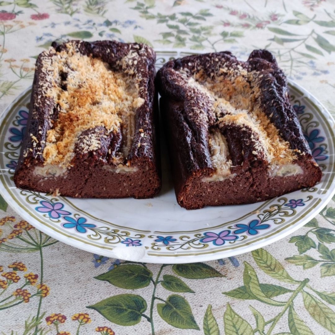 Pastel de plátano con chocolate y coco Pastel de plátano con chocolate y coco