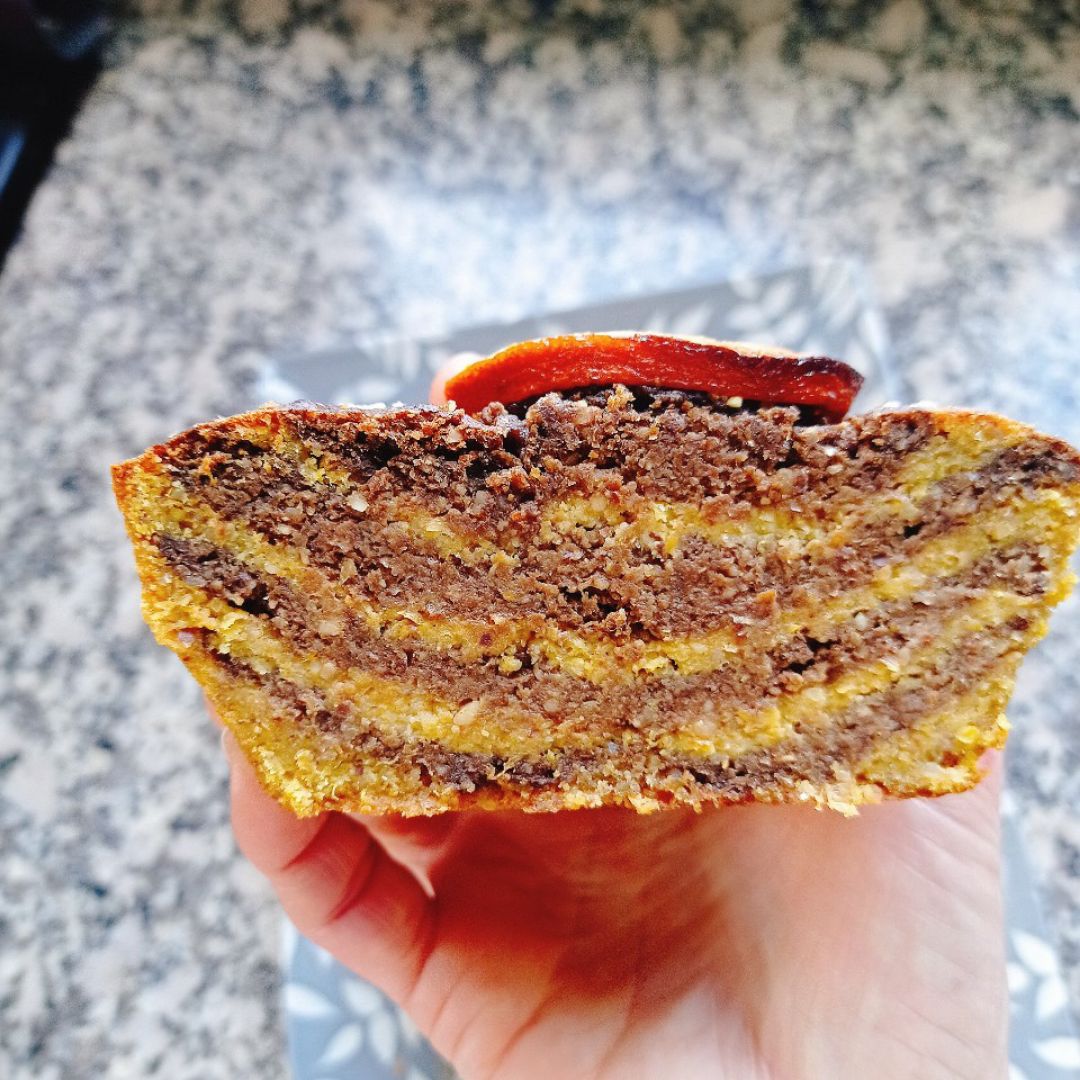 Bizcocho cebra 🦓 de mandarina 🍊 y zanahoria 🥕 con algarroba Paso 8 Bizcocho cebra 🦓 de mandarina 🍊 y zanahoria 🥕 con algarroba Paso 8