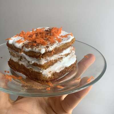 Carrot-cake proteica, fácil y jugosa
