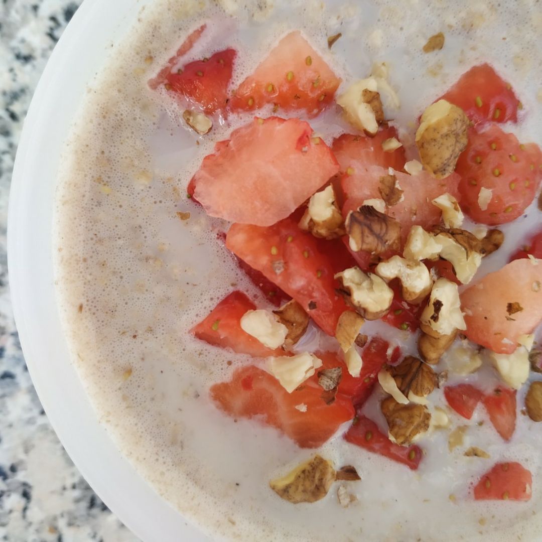Porridge de fresas y frutos secos Porridge de fresas y frutos secos