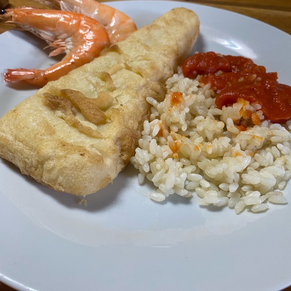 hake with rice and tomato
