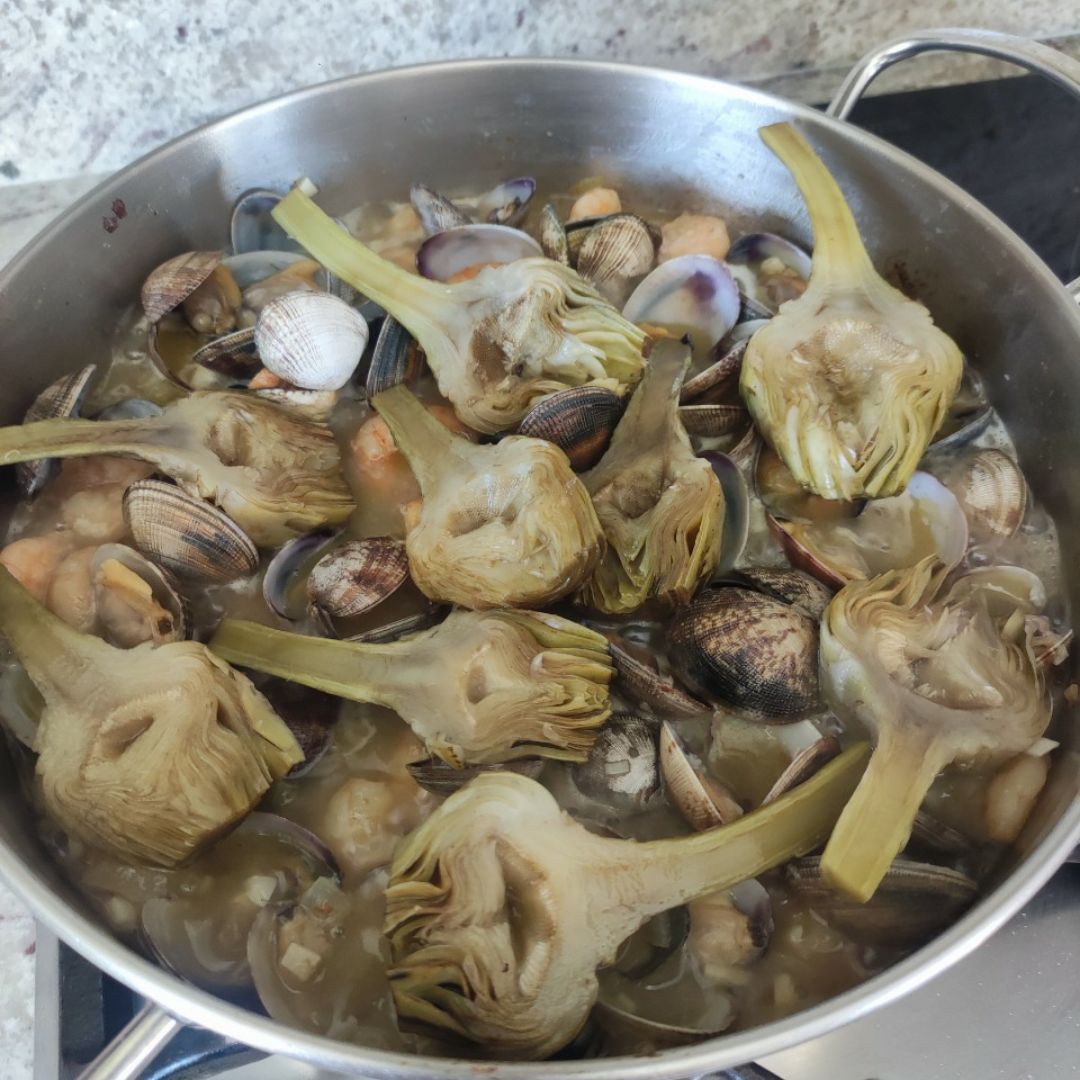 Alcachofas, langostinos y almejas! Paso 1 Alcachofas, langostinos y almejas! Paso 1