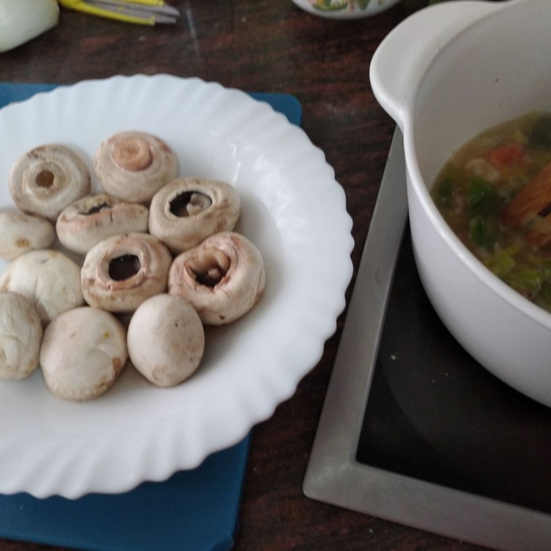 Pollo guisado con champiñones Paso 4 Pollo guisado con champiñones Paso 4