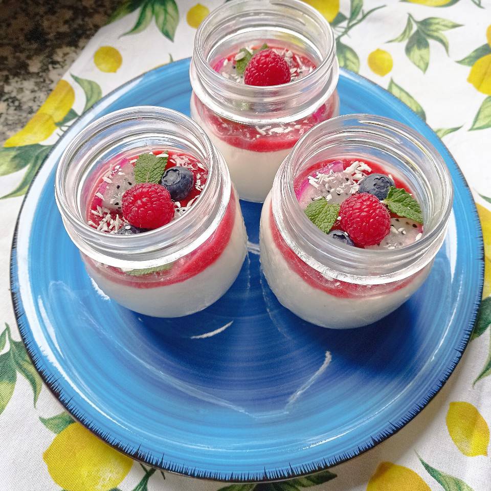 Pannacotta vegana de coco 🥥🫙 con vainilla y cardamomo 😍