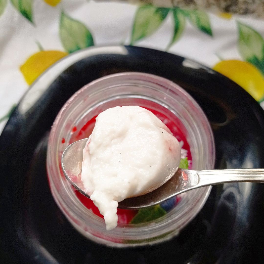 Pannacotta vegana de coco 🥥🫙 con vainilla y cardamomo 😍 Paso 6 Pannacotta vegana de coco 🥥🫙 con vainilla y cardamomo 😍 Paso 6