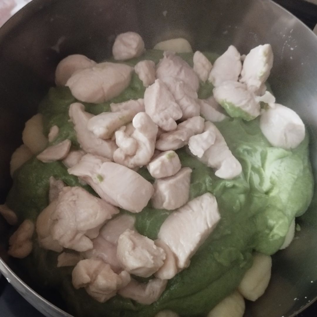 🍽️ Ñoquis con pechuga en salsa de espinacas y aguacates🥑 Paso 3