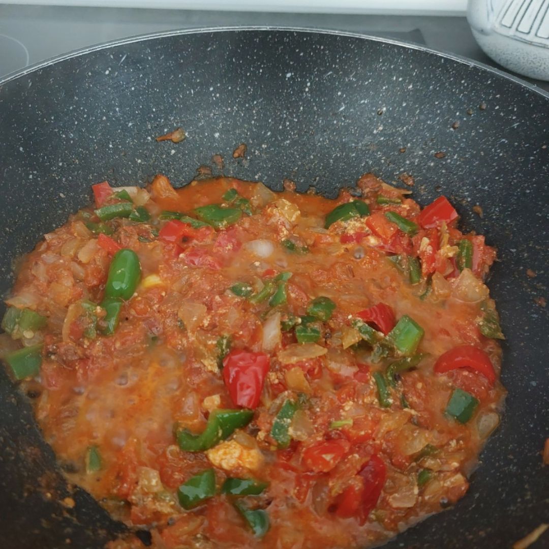 Pasta de centeno fresca con salsa de verduras y atún Paso 1 Pasta de centeno fresca con salsa de verduras y atún Paso 1