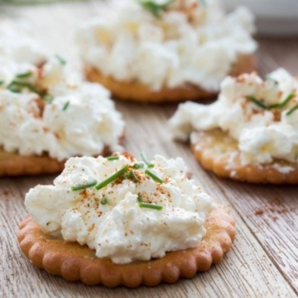 Crackers saludables de queso, canela y semillas de lino