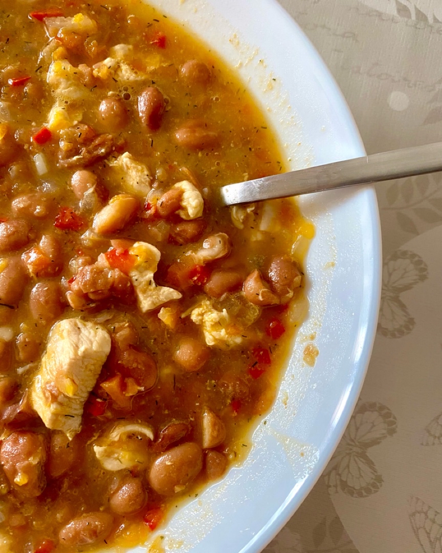 Alubias con pollo y verduras Alubias con pollo y verduras