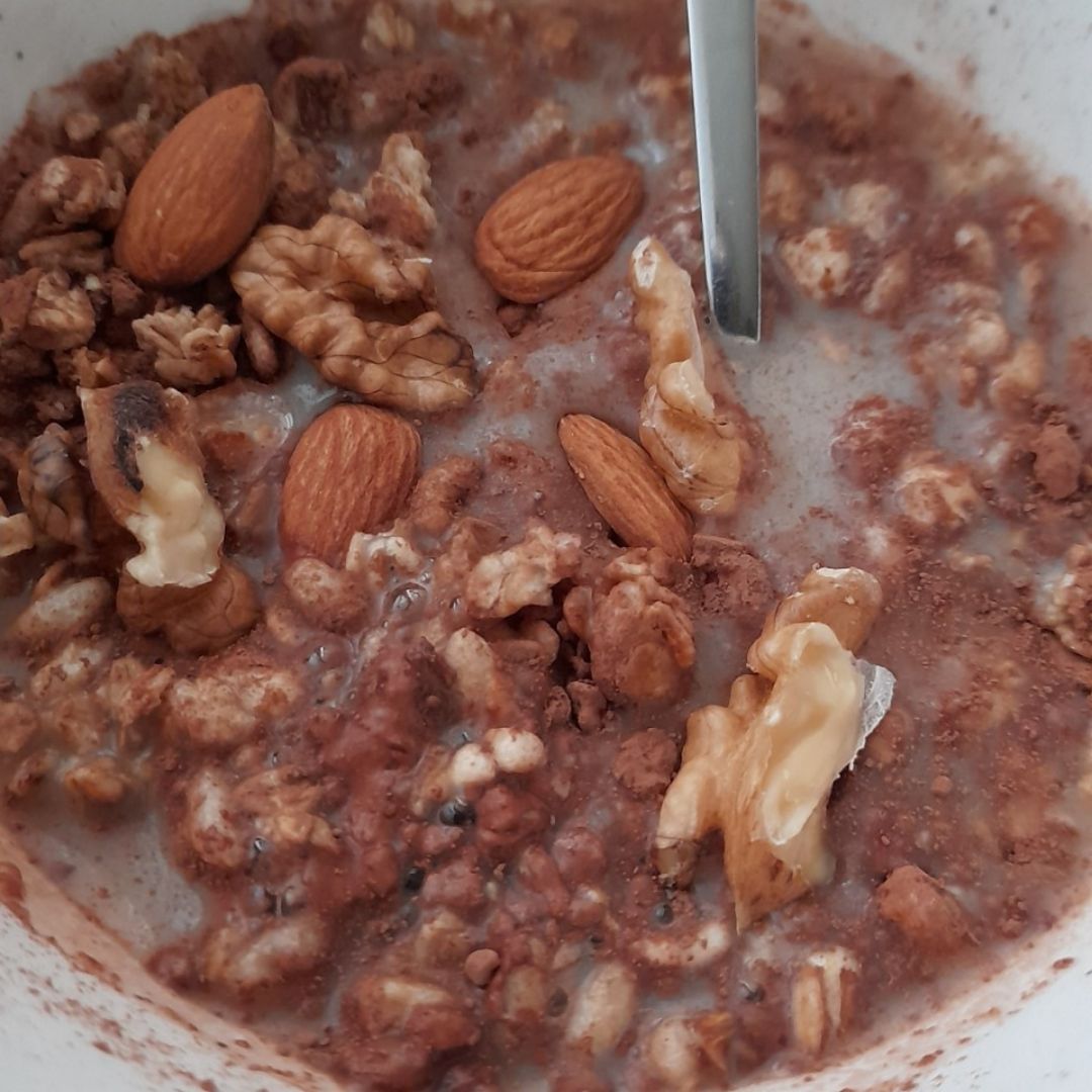 Crunchy de avena con cacao, nueces y almendras 