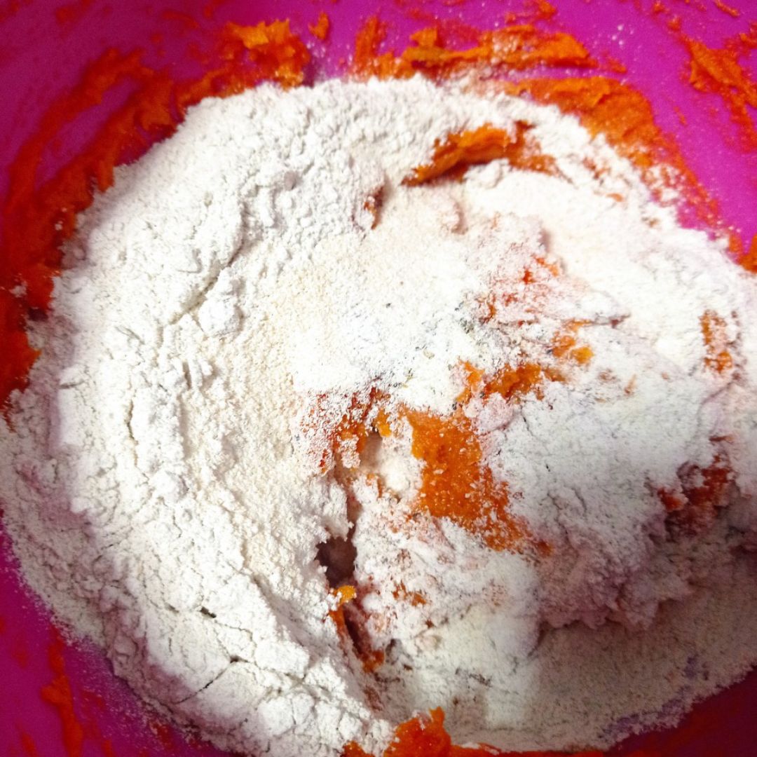 Ñoquis de boniato 🍠 y remolacha 💖 veganos 💚 con 3 ingredientes  Paso 1
