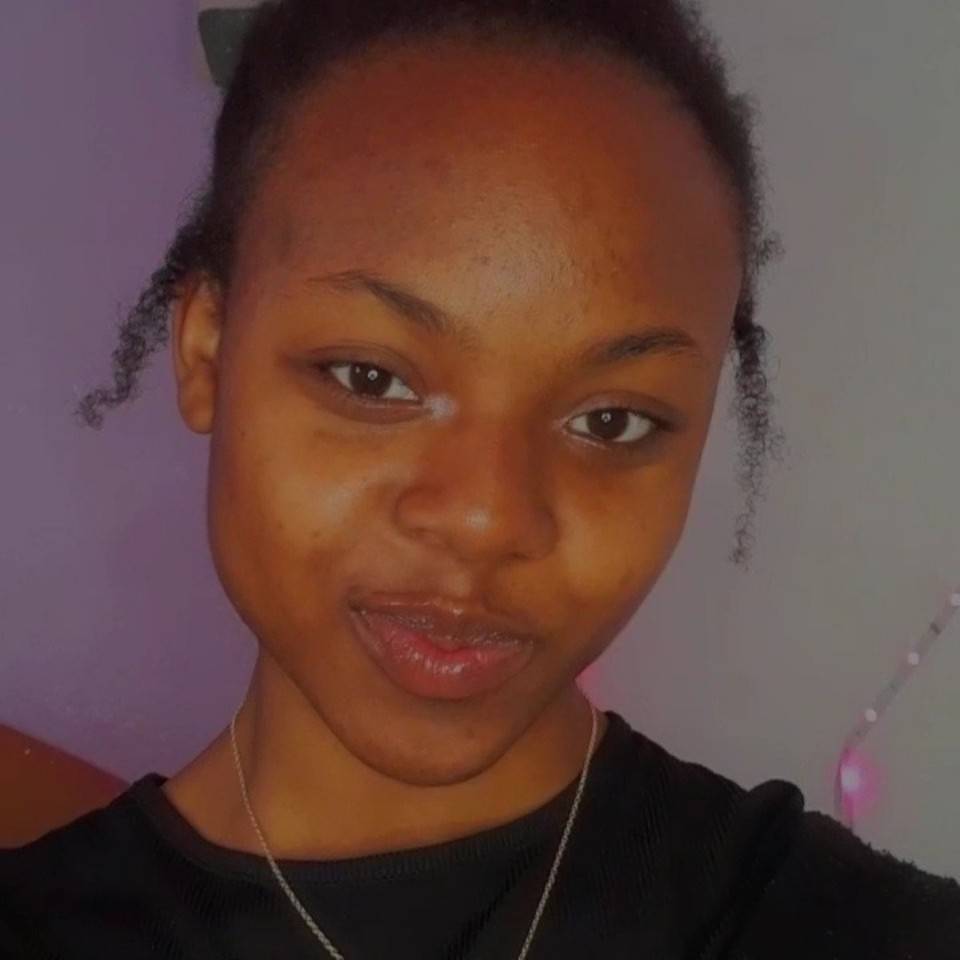 AFRO_HEALTHY_GIRL